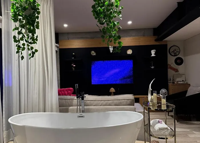 Luxury Loft With Tub And View! Apartamento *